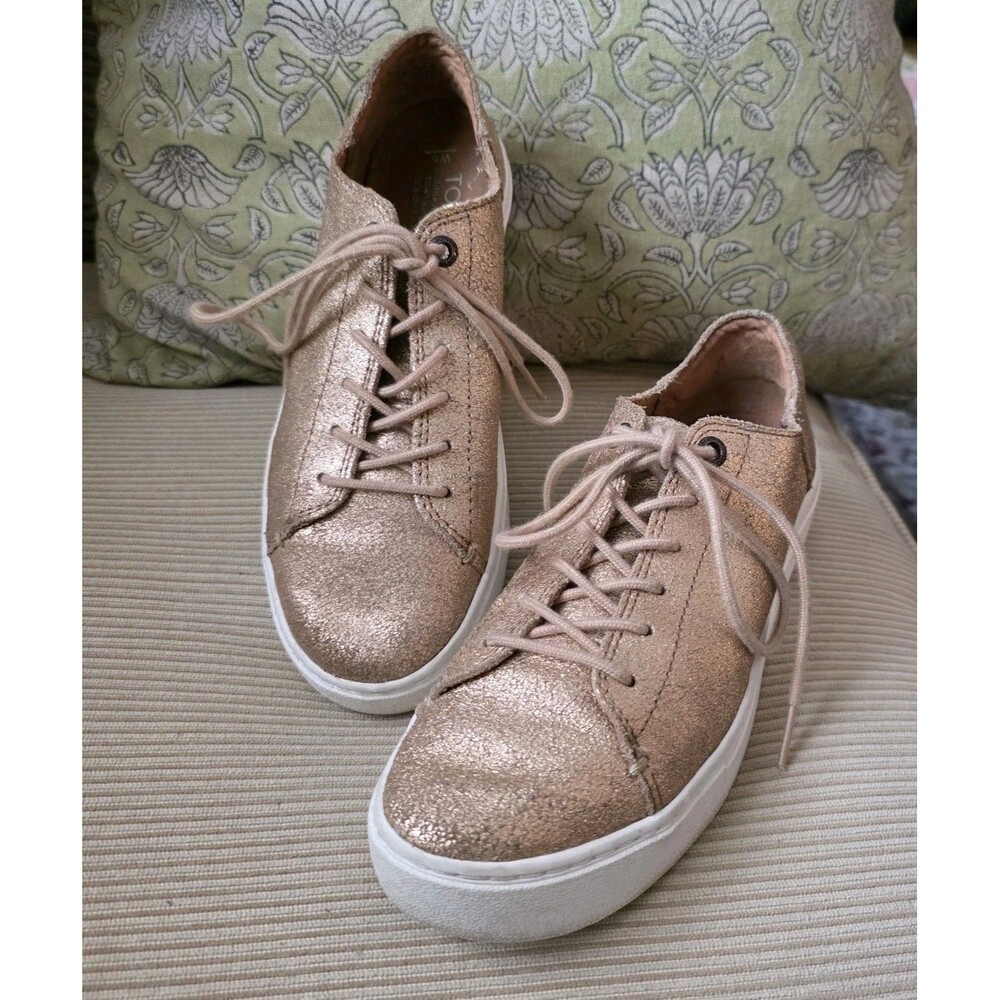 TOMS Lenox Sneaker Size 6 Women Rose Gold Suede Low Top lace up